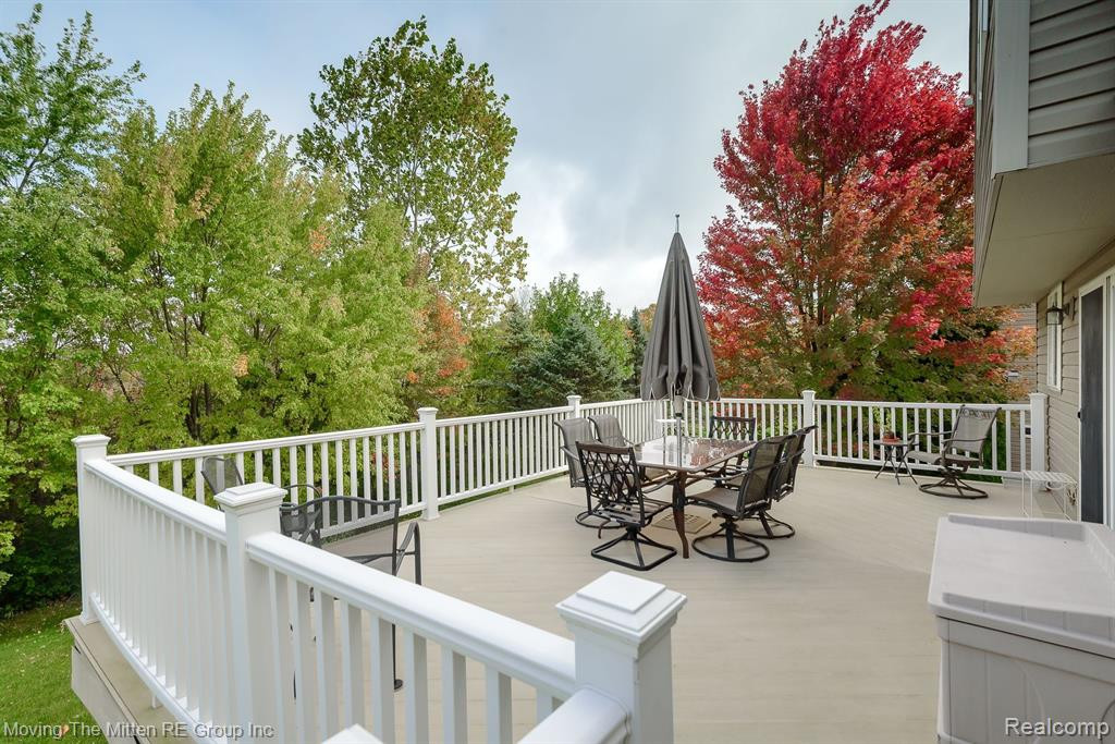 10149 E AVONDALE Circle, Ypsilanti, MI 48198 — Photo 2