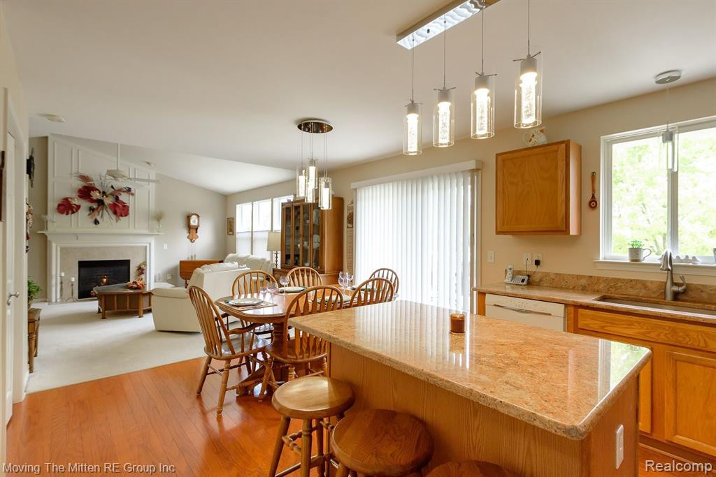 10149 E AVONDALE Circle, Ypsilanti, MI 48198 — Photo 4