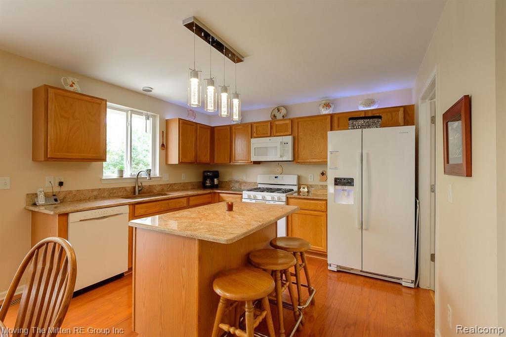 10149 E AVONDALE Circle, Ypsilanti, MI 48198 — Photo 5
