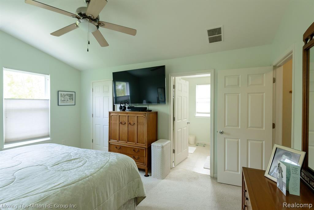 10149 E AVONDALE Circle, Ypsilanti, MI 48198 — Photo 7