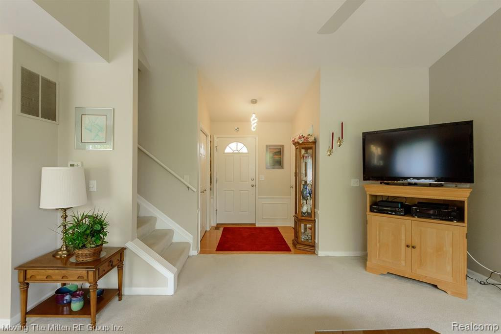 10149 E AVONDALE Circle, Ypsilanti, MI 48198 — Photo 16