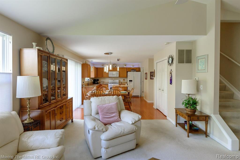 10149 E AVONDALE Circle, Ypsilanti, MI 48198 — Photo 21