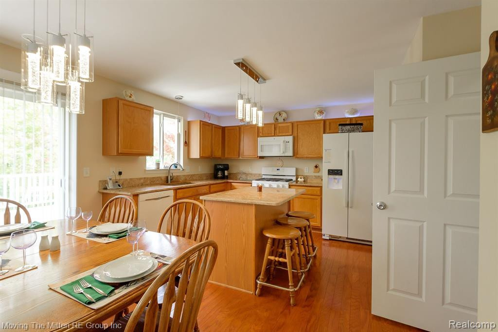 10149 E AVONDALE Circle, Ypsilanti, MI 48198 — Photo 22