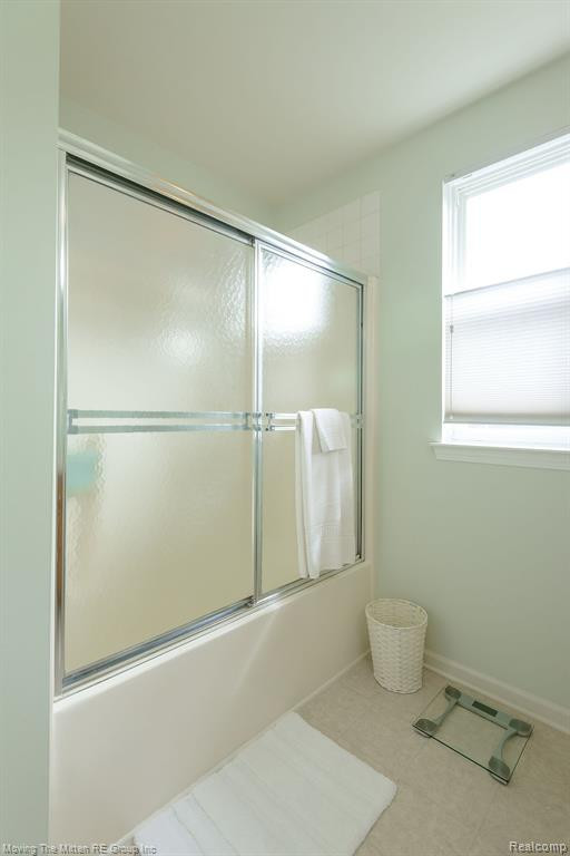 10149 E AVONDALE Circle, Ypsilanti, MI 48198 — Photo 37