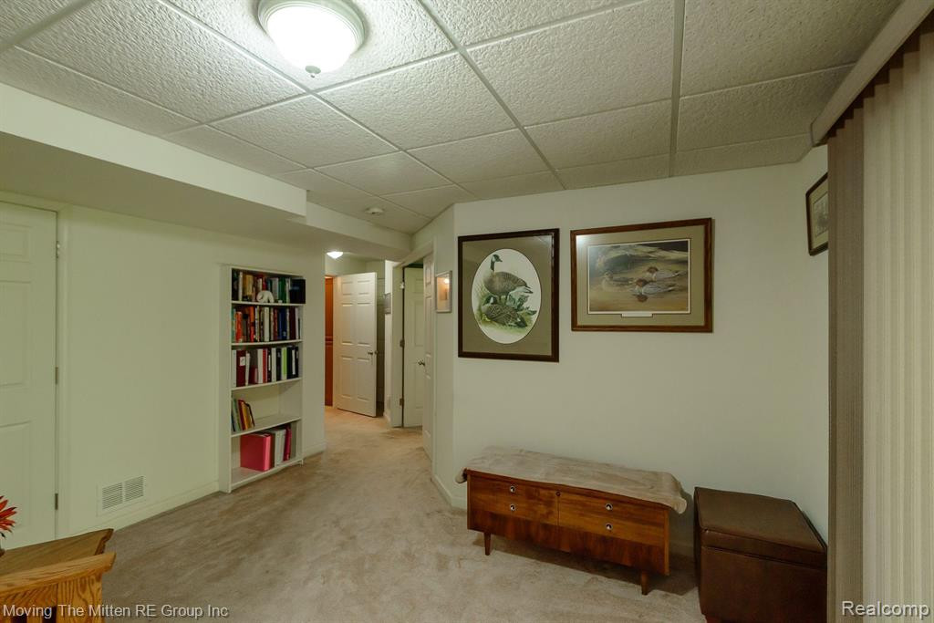 10149 E AVONDALE Circle, Ypsilanti, MI 48198 — Photo 43