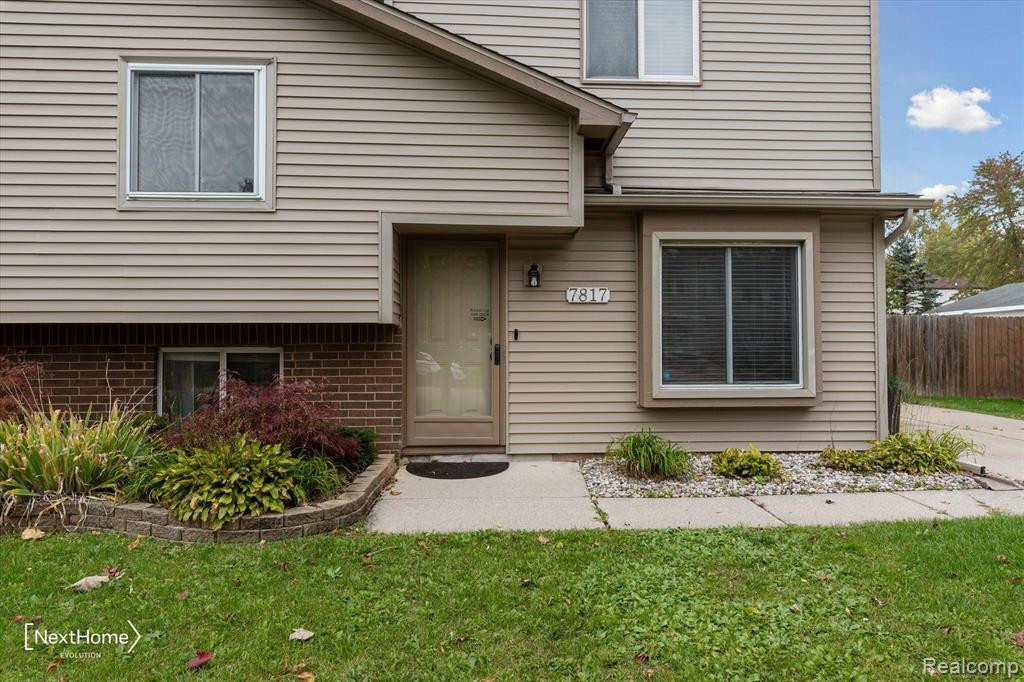 7817 RAMBLEWOOD Street, Ypsilanti, MI 48197 — Photo 3