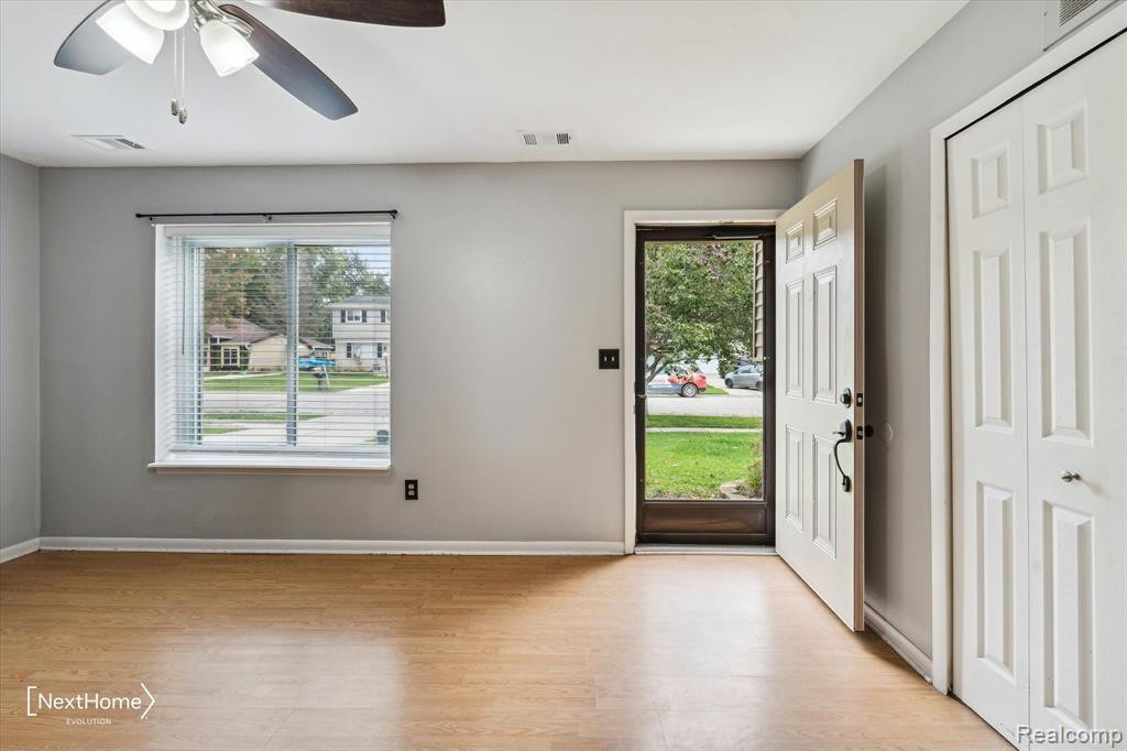 7817 RAMBLEWOOD Street, Ypsilanti, MI 48197 — Photo 4