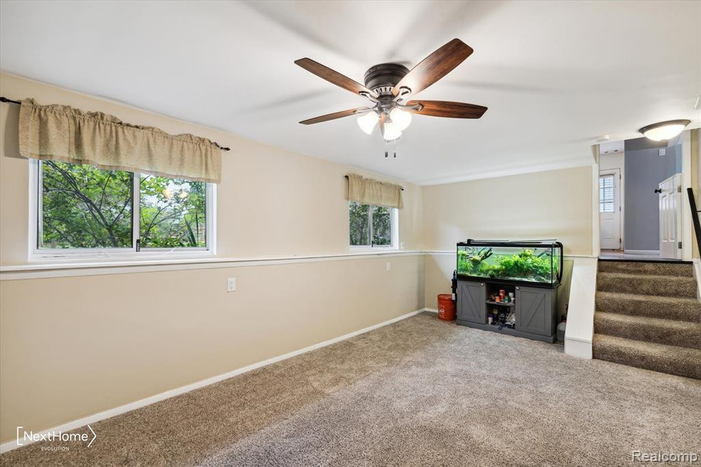 7817 RAMBLEWOOD Street, Ypsilanti, MI 48197 — Photo 15