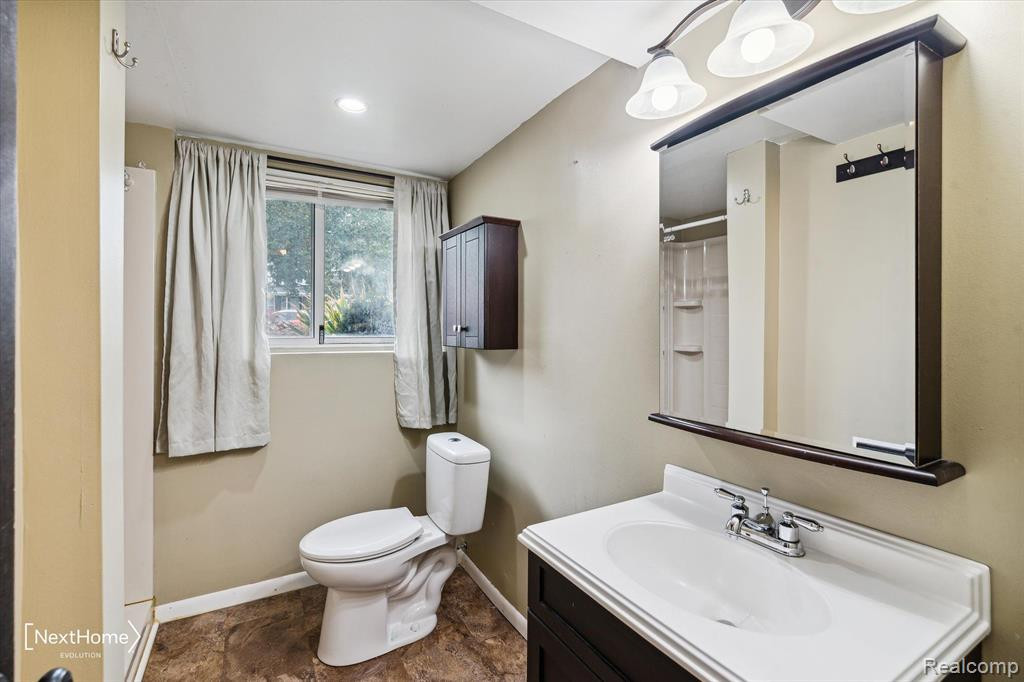 7817 RAMBLEWOOD Street, Ypsilanti, MI 48197 — Photo 17