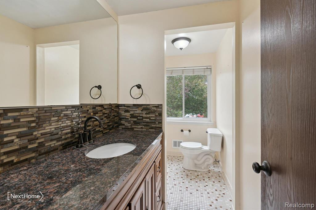 7817 RAMBLEWOOD Street, Ypsilanti, MI 48197 — Photo 24