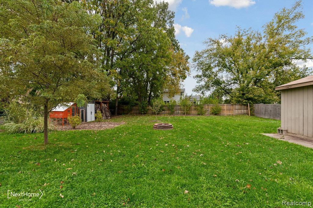 7817 RAMBLEWOOD Street, Ypsilanti, MI 48197 — Photo 38