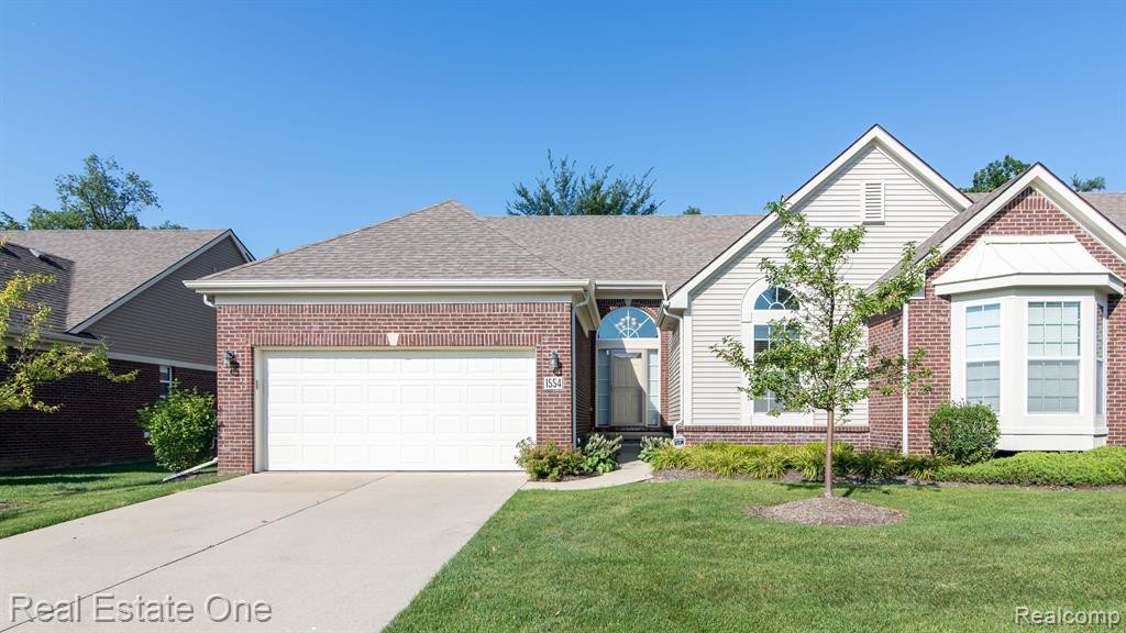 1554 ANDOVER Circle, Commerce Twp, MI 48390 — front exterior