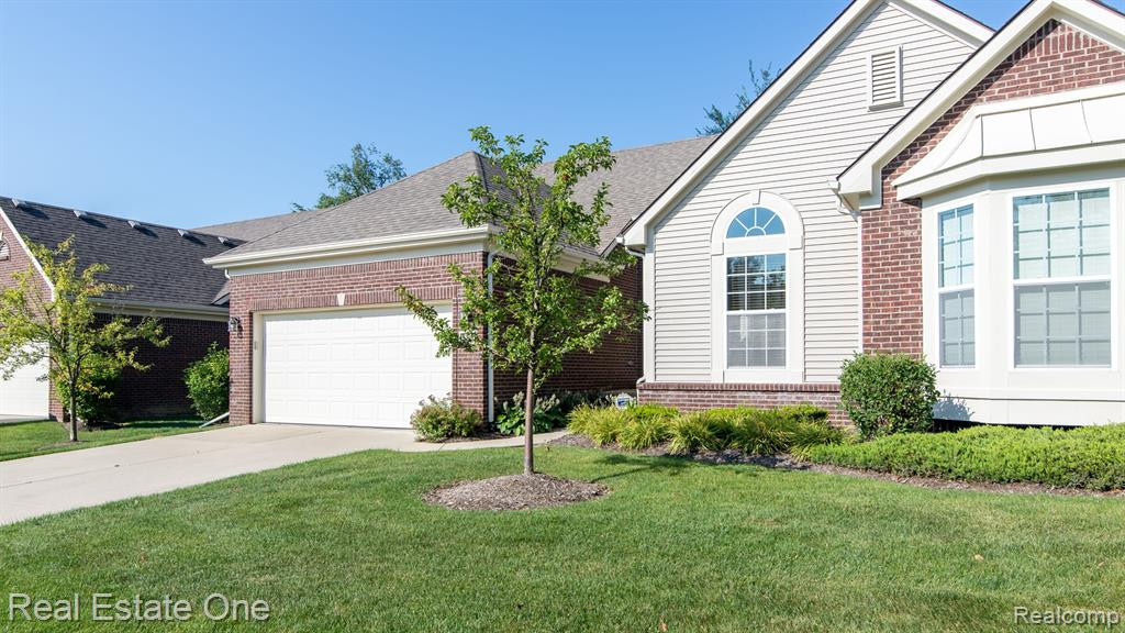 1554 ANDOVER Circle, Commerce Twp, MI 48390 — Photo 3