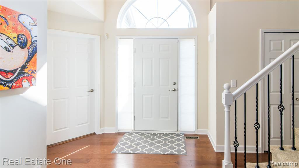 1554 ANDOVER Circle, Commerce Twp, MI 48390 — Photo 5