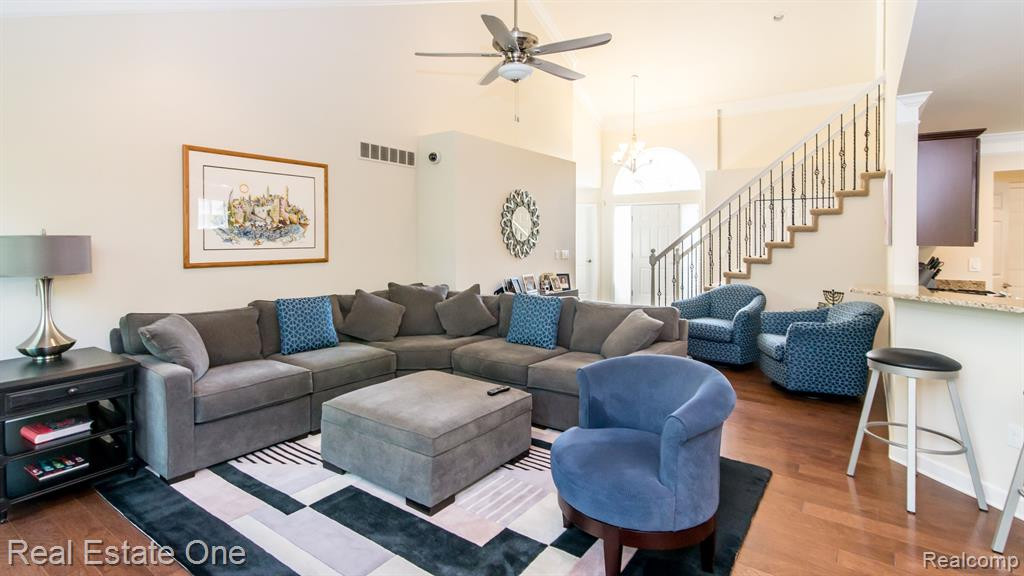 1554 ANDOVER Circle, Commerce Twp, MI 48390 — Photo 8