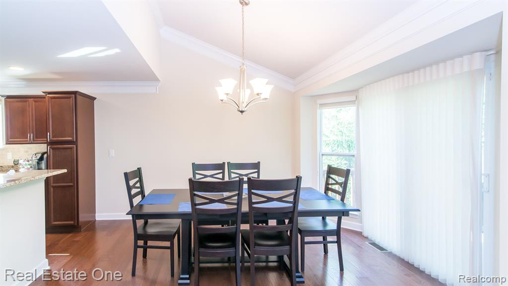 1554 ANDOVER Circle, Commerce Twp, MI 48390 — Photo 13