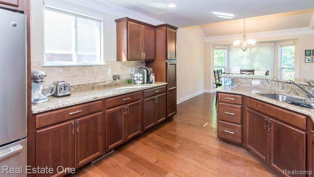 1554 ANDOVER Circle, Commerce Twp, MI 48390 — Photo 15