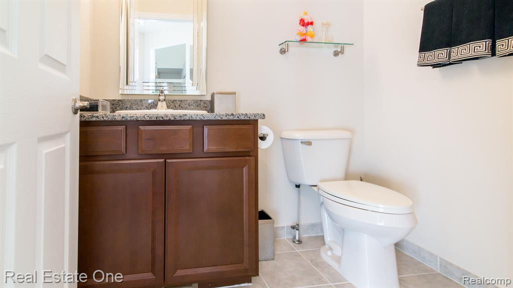 1554 ANDOVER Circle, Commerce Twp, MI 48390 — Photo 18