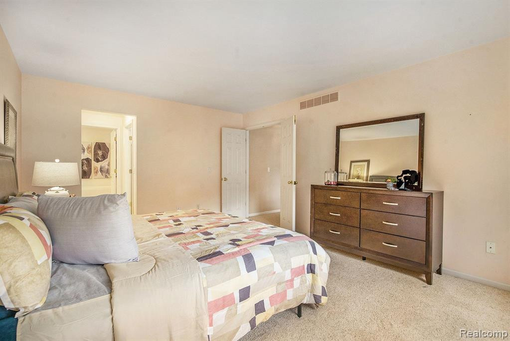 4963 Fairways Drive, Brighton, MI 48116 — Photo 15