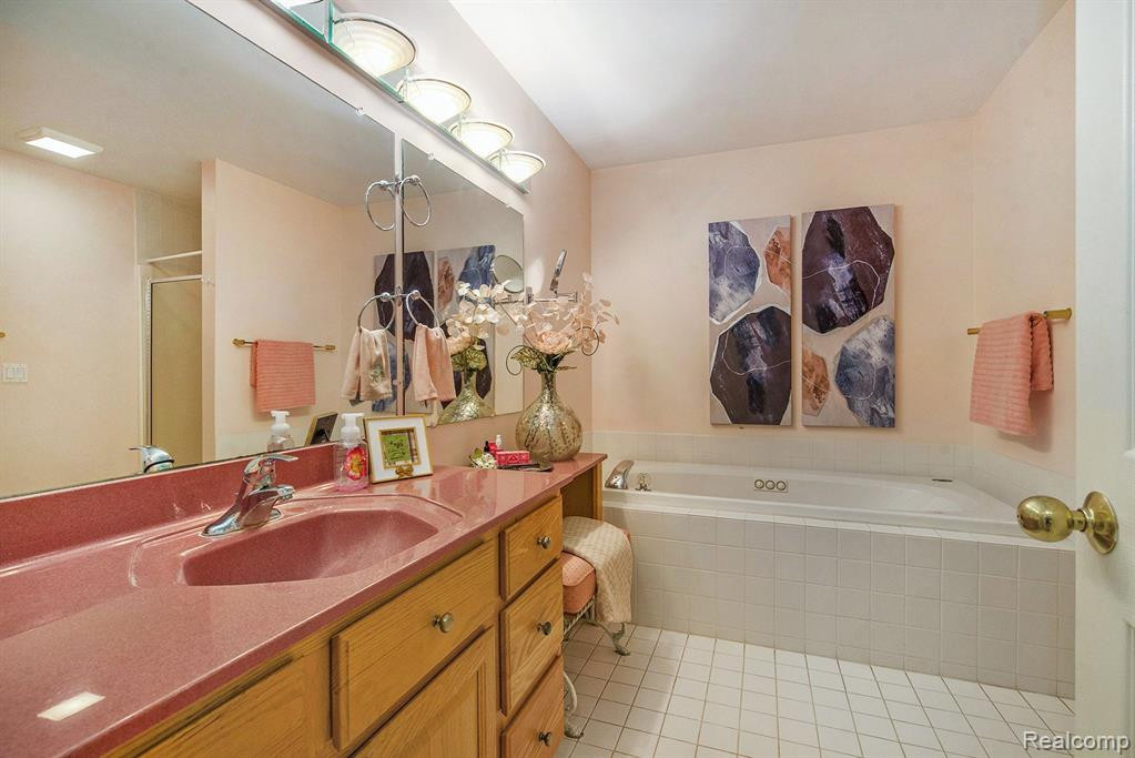 4963 Fairways Drive, Brighton, MI 48116 — Photo 17
