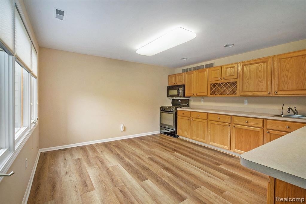 4963 Fairways Drive, Brighton, MI 48116 — Photo 24