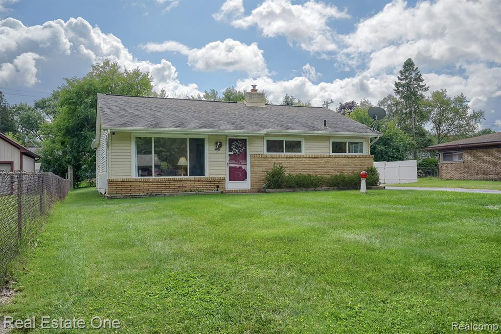 4445 OAKVISTA Avenue, Clarkston, MI — Photo 2