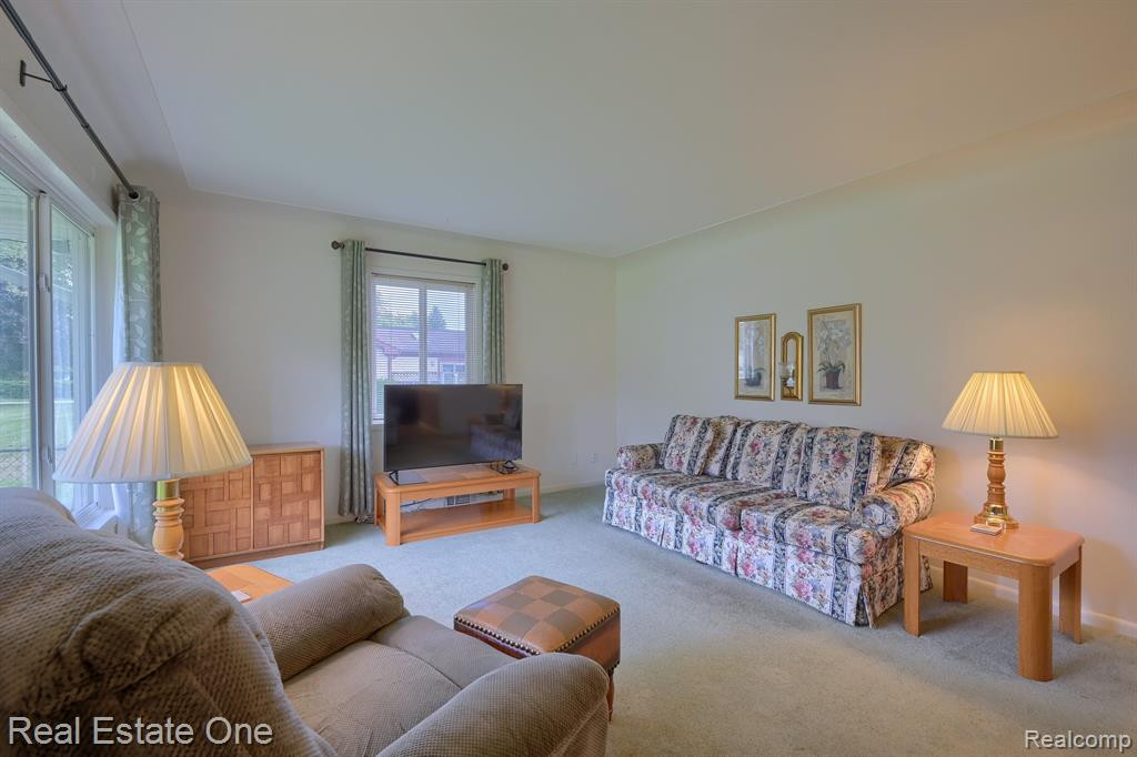 4445 OAKVISTA Avenue, Clarkston, MI — Photo 4