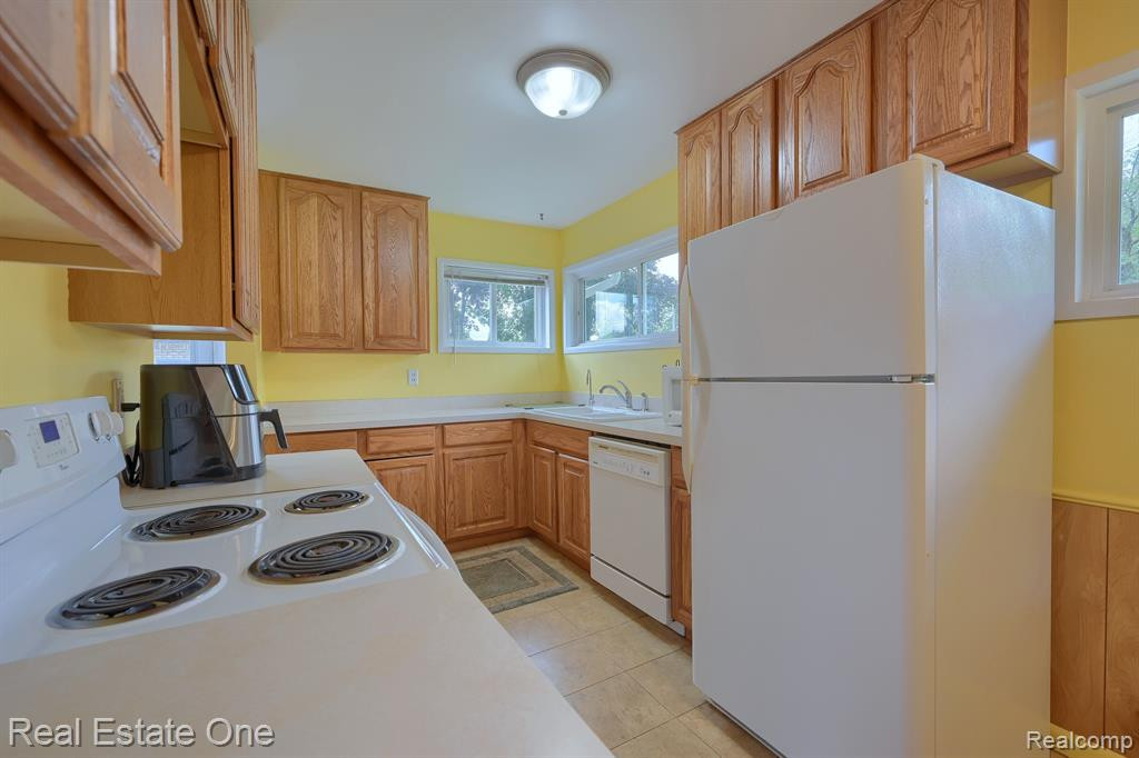4445 OAKVISTA Avenue, Clarkston, MI — Photo 7