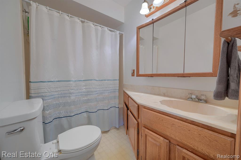 4445 OAKVISTA Avenue, Clarkston, MI — Photo 16