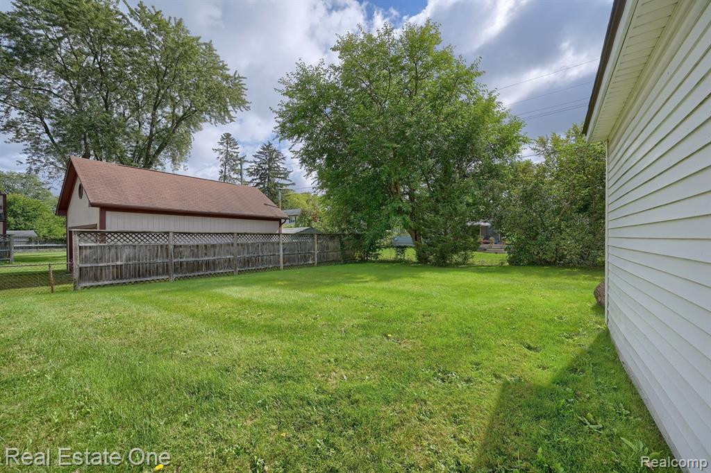 4445 OAKVISTA Avenue, Clarkston, MI — Photo 28