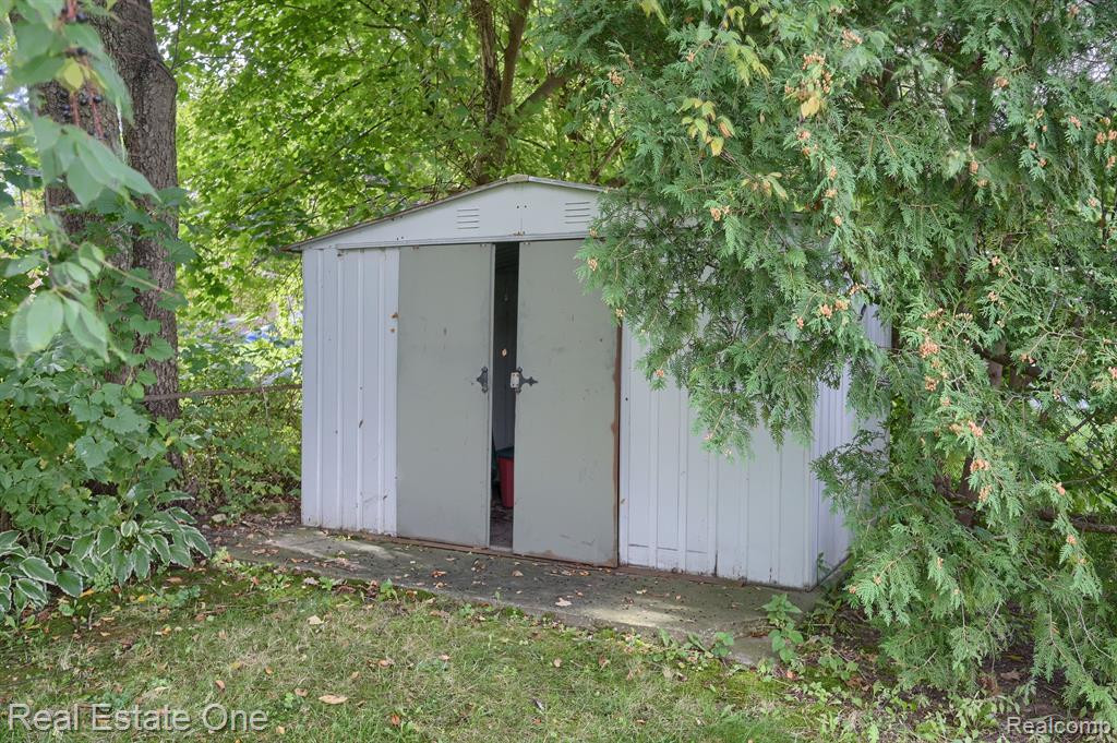 4445 OAKVISTA Avenue, Clarkston, MI — Photo 29