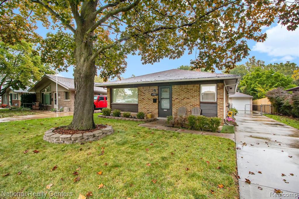 4981 PARDEE Avenue, Dearborn Heights, MI 48125 — Photo 2
