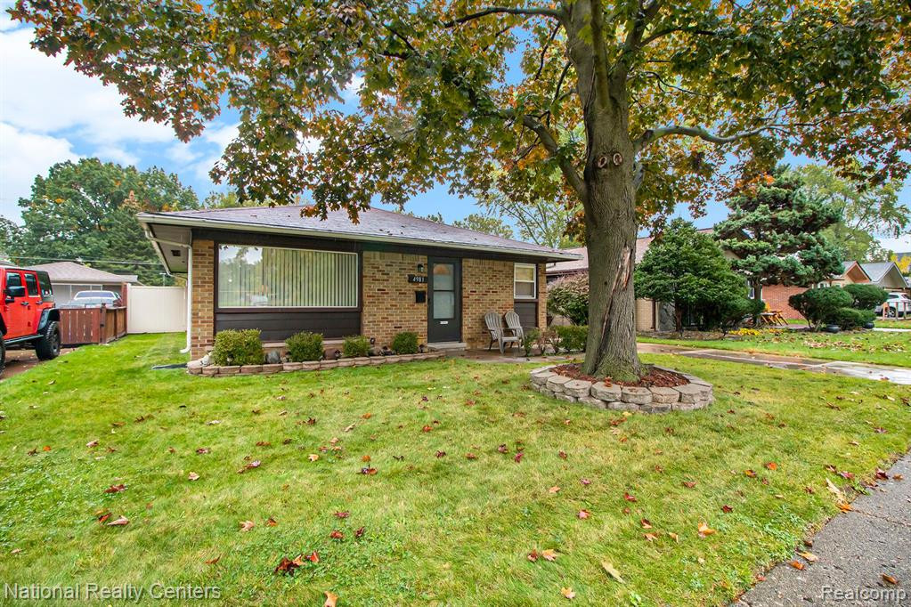 4981 PARDEE Avenue, Dearborn Heights, MI 48125 — Photo 4