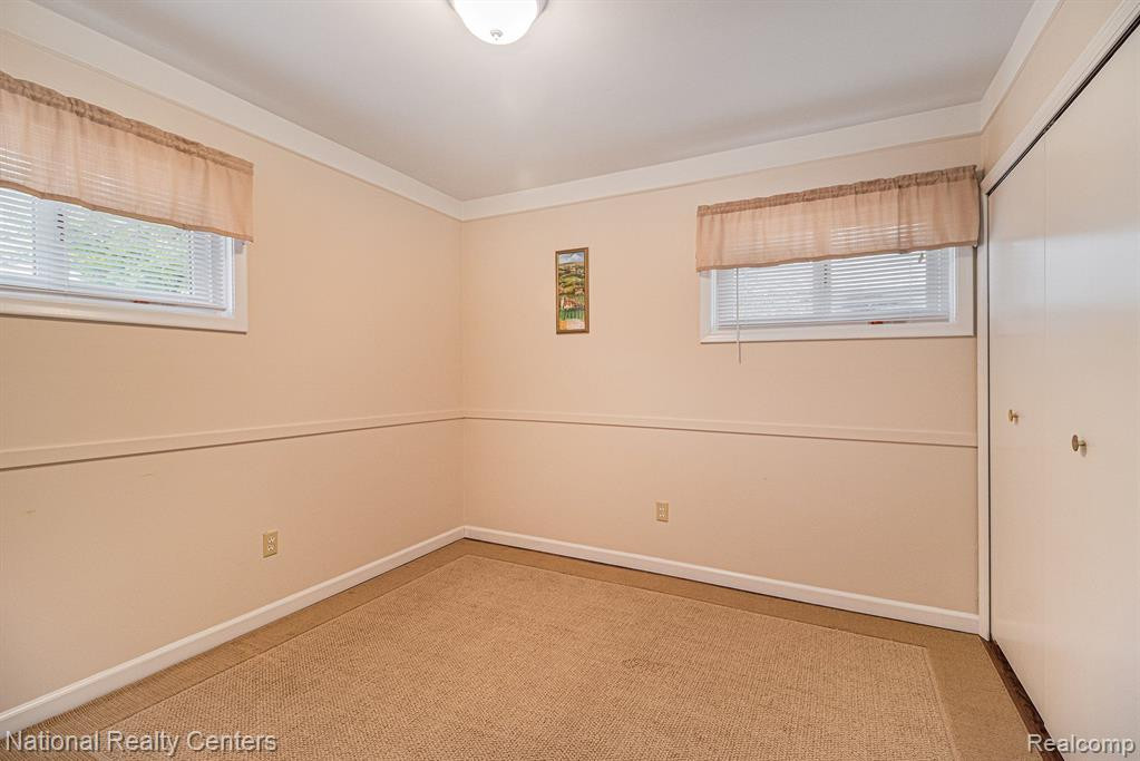 4981 PARDEE Avenue, Dearborn Heights, MI 48125 — Photo 12