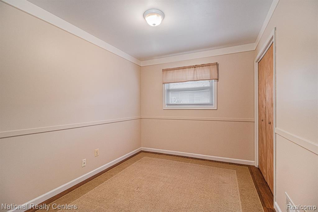 4981 PARDEE Avenue, Dearborn Heights, MI 48125 — Photo 13
