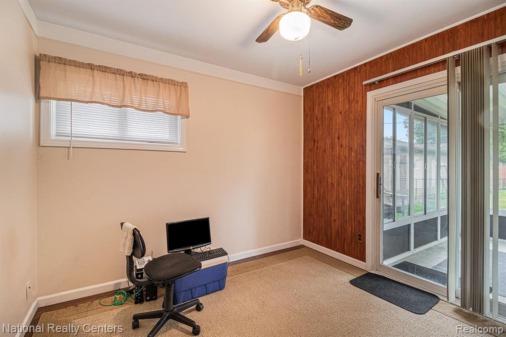 4981 PARDEE Avenue, Dearborn Heights, MI 48125 — Photo 14