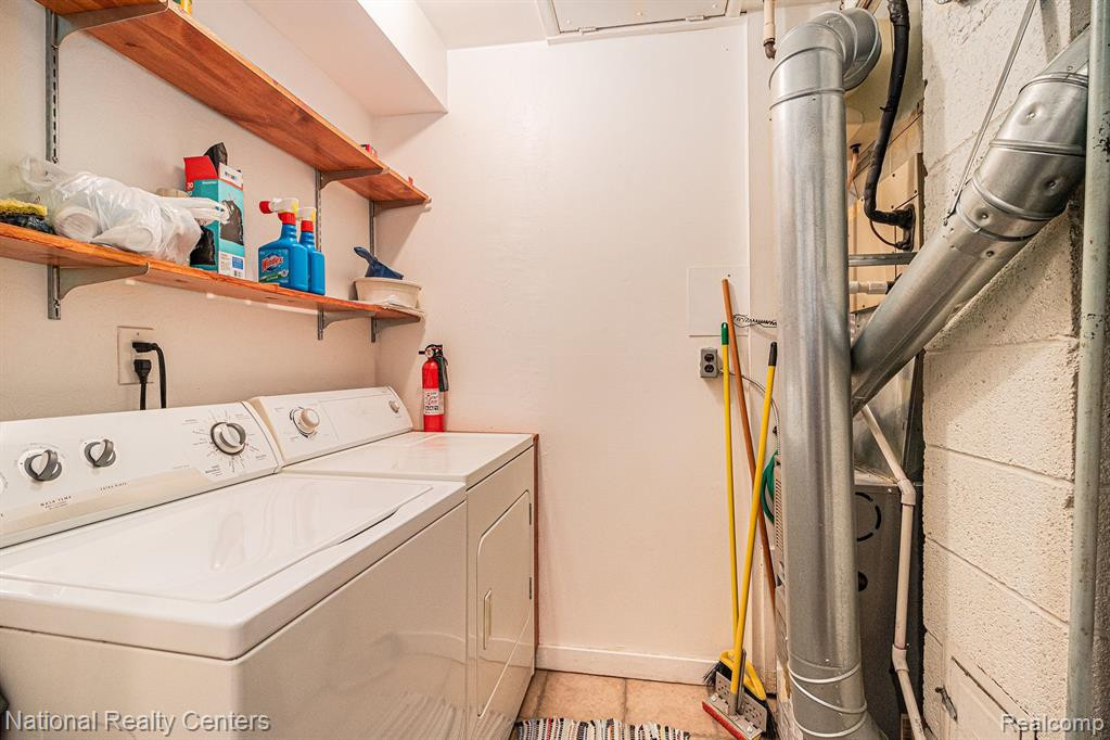 4981 PARDEE Avenue, Dearborn Heights, MI 48125 — Photo 15