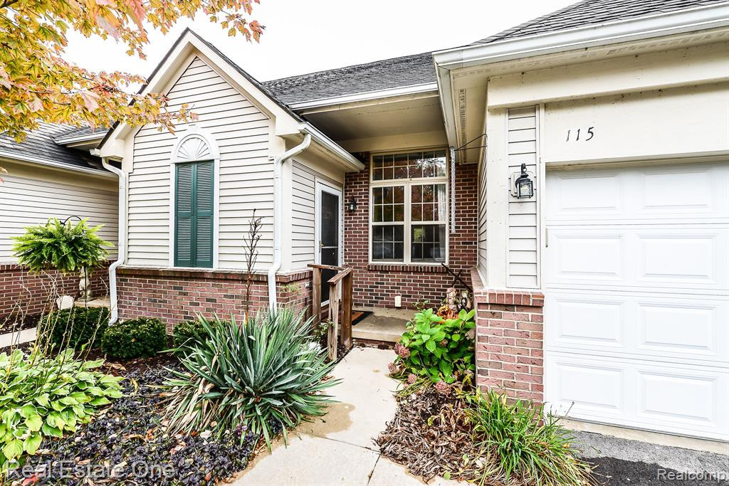 115 PONDVIEW, Brighton, MI 48116 — Photo 5