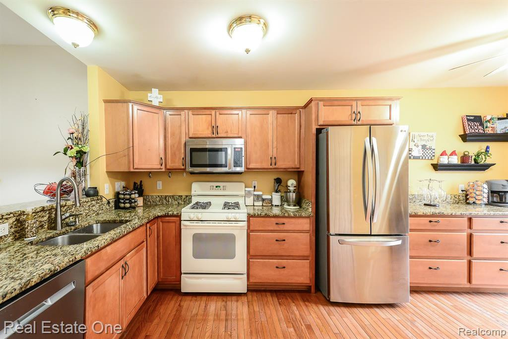 115 PONDVIEW, Brighton, MI 48116 — Photo 12