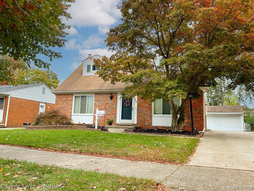 8328 HOLLY Drive, Canton, MI 48187 — Photo 2