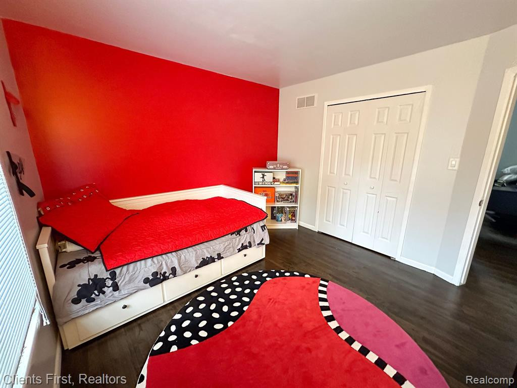 8328 HOLLY Drive, Canton, MI 48187 — Photo 13