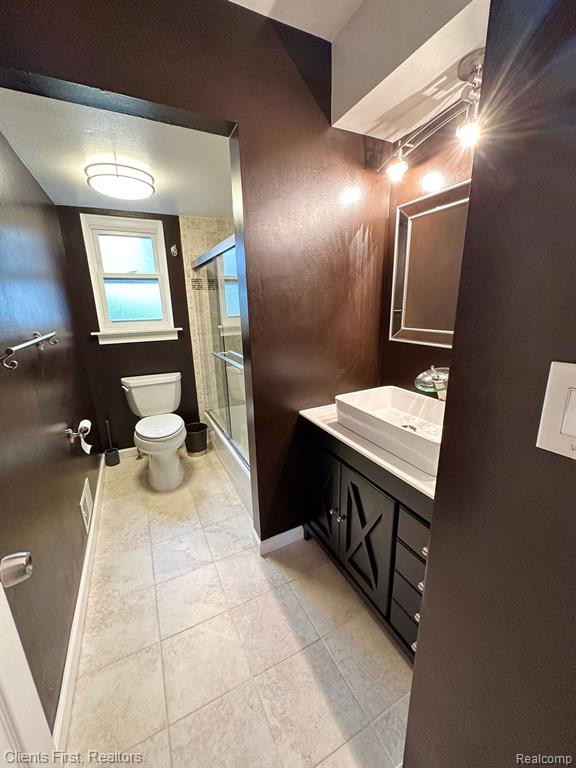 8328 HOLLY Drive, Canton, MI 48187 — Photo 14