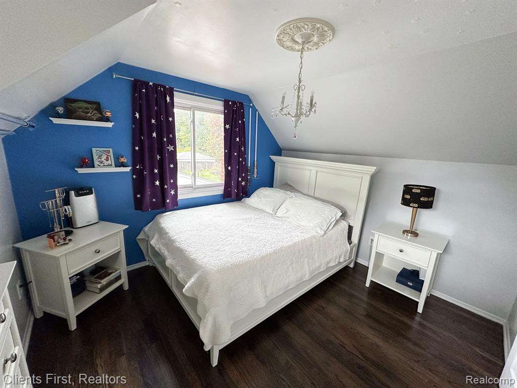 8328 HOLLY Drive, Canton, MI 48187 — Photo 20