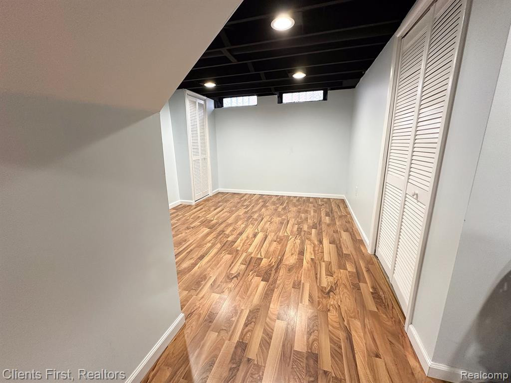 8328 HOLLY Drive, Canton, MI 48187 — Photo 22