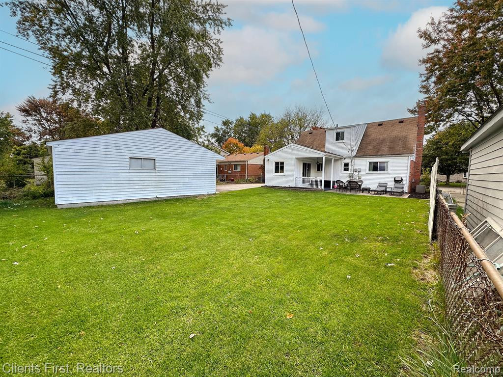 8328 HOLLY Drive, Canton, MI 48187 — Photo 28