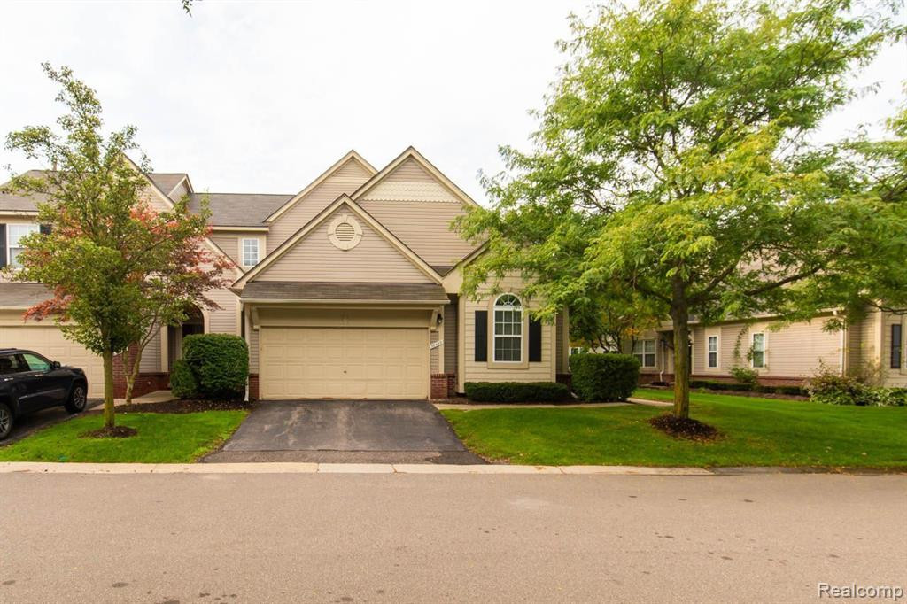 38492 SARATOGA Circle, Farmington Hills, MI 48331 — front exterior