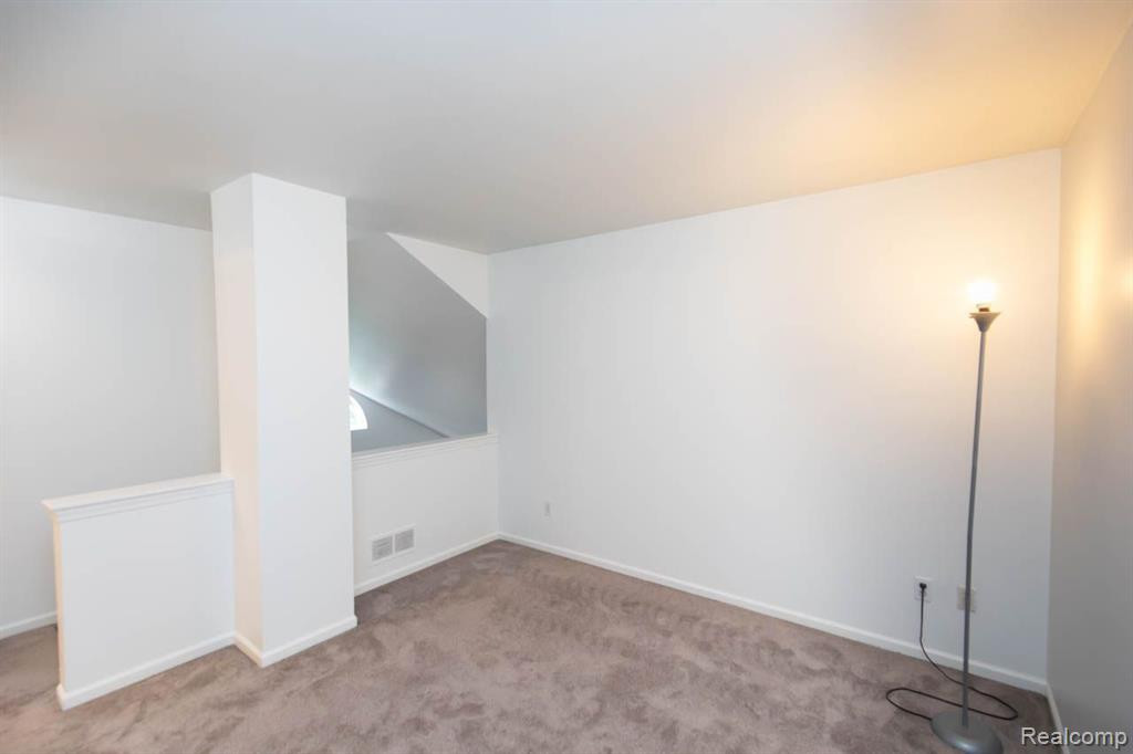 38492 SARATOGA Circle, Farmington Hills, MI 48331 — Photo 19
