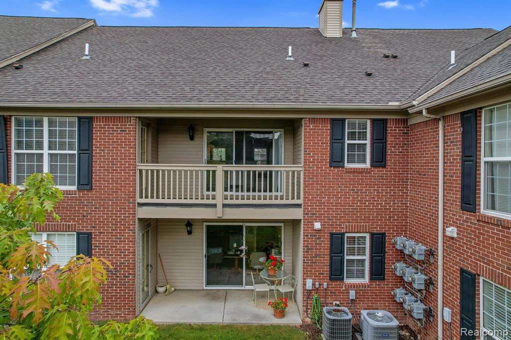 28247 CARLTON WAY Drive, Novi, MI 48377 — Photo 4