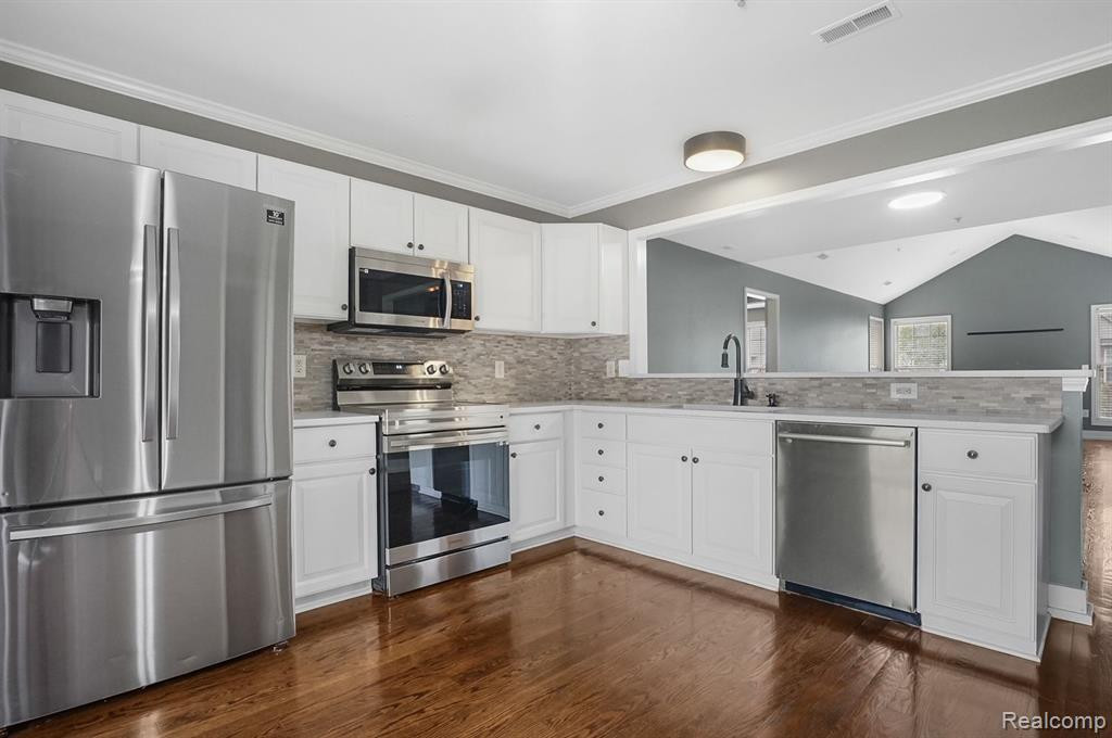 28247 CARLTON WAY Drive, Novi, MI 48377 — Photo 5