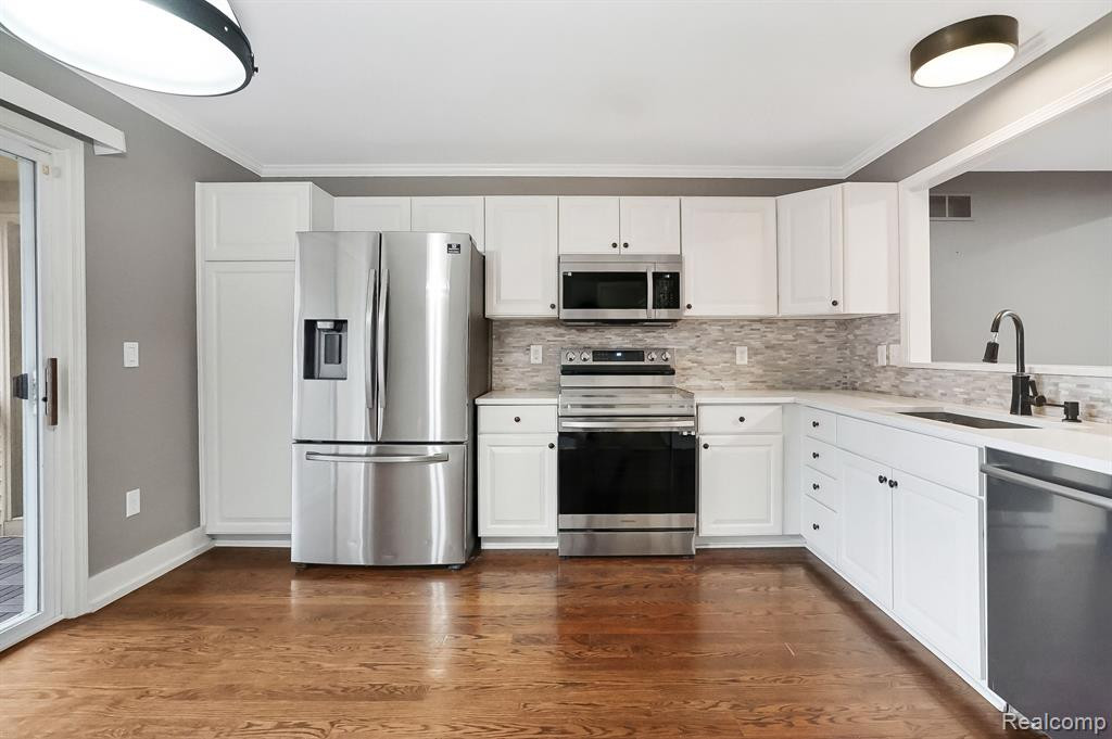 28247 CARLTON WAY Drive, Novi, MI 48377 — Photo 6